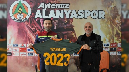 Tzavellas 2 yıl daha Alanyaspor'da