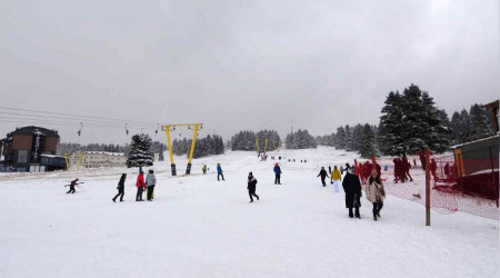 Uludağ'da kar kalınlığı 30 santimetreye ulaştı