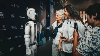 �nl�ler AKM�deki Dijital Sanat Festivali�ne ak�n etti!