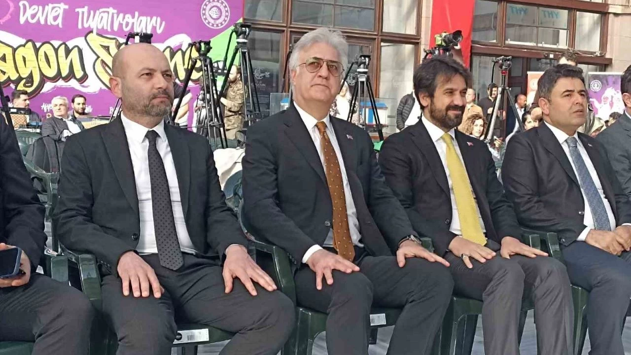 "Vagon Sahne" perdelerini açıyor