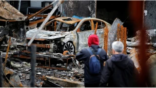  Vah�iler, Tahran'da oto galerisine 3 f�ze att�