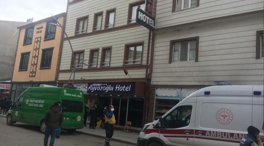 Yaşlı adam otel odasında ölü bulundu