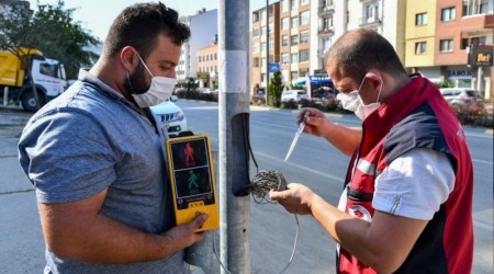 Yaya geçitlerindeki butonlar artık temassız