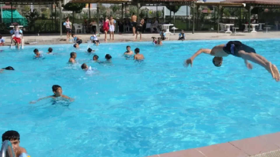 Yaz tatilinde çocuklar için havuz güvenliği şart