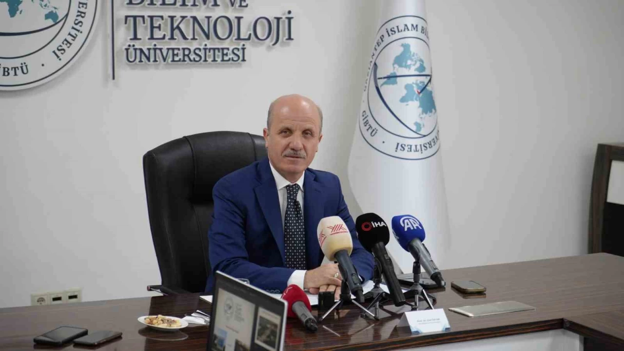 YÖK Başkanı Prof. Dr. Erol Özvar: "Mağdur coğrafyalardaki akademisyen ve öğrencilere kapımız açık"