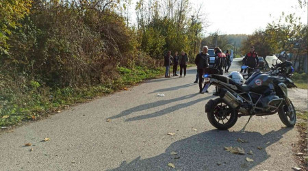 Yolda yürürken ayağından vuruldu