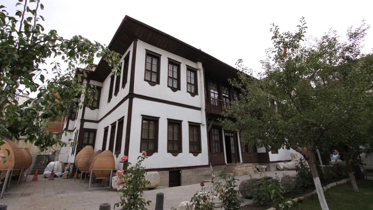 Yozgat M�zesi (Nizamo�lu Kona��): Ah�apta sakl� bir medeniyet