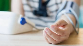 Yüksek tansiyon; felç riskini 7 kat, kalp yetersizliği riskini ise 6 kat artırıyor