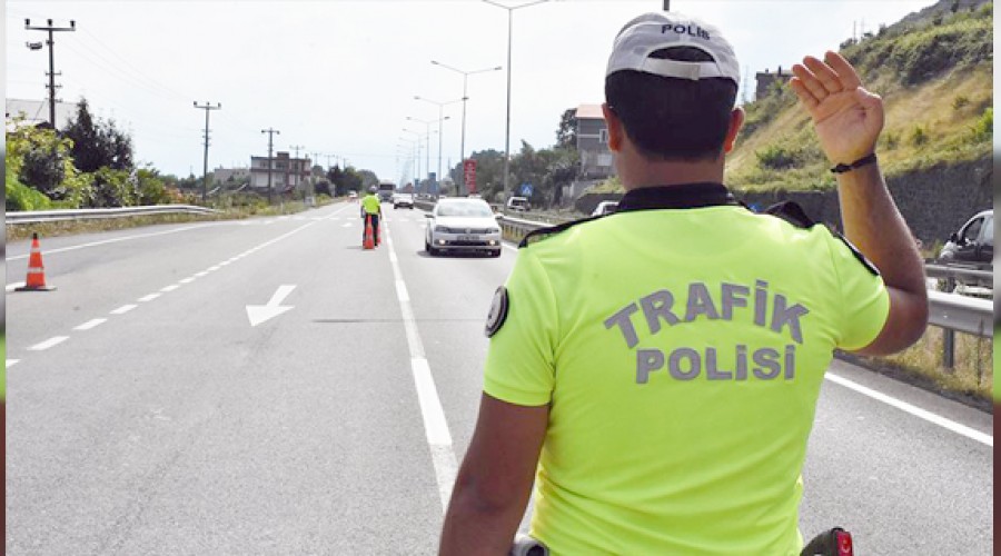 Yurt genelinde trafik uygulaması yapıldı