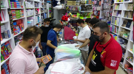 Yüz yüze eğitim öncesi kırtasiyelerde yoğunluk yaşanıyor