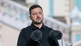 Zelenskiy'nin uçağı Moldova'da İHA saldırısından kıl payı kurtuldu