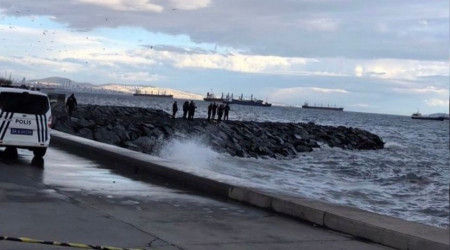 Zeytinburnu Sahili'nde görülen ceset denizde kayboldu