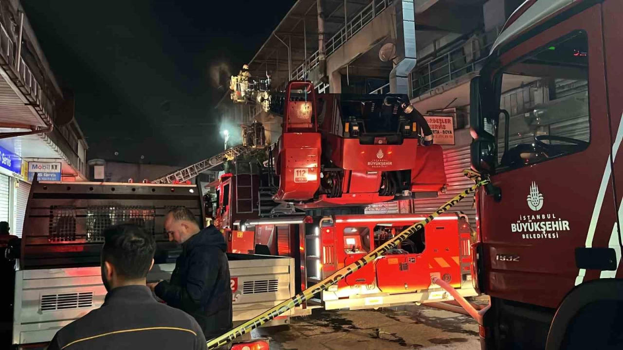 Zeytinburnu'nda conta atölyesinde çıkan yangın söndürüldü