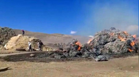 10 bin balya ot yanarak kül oldu