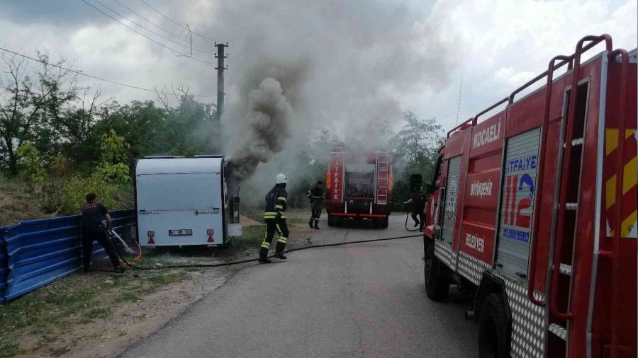 100 bin TL değerindeki karavan alev alev yandı