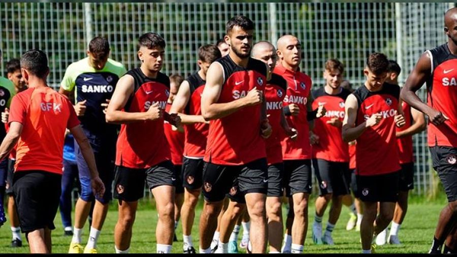 233 g�n sonra galibiyetle tan��t�