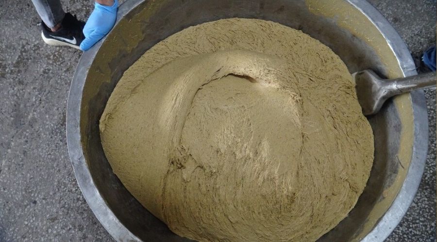30 yıldır odun ateşinde şekersiz helva üretiyor