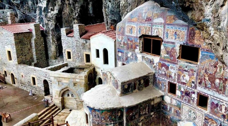 75 milyon (Trilyon) TL harcanan Sümela'nın açılışına Erdoğan katılacak mı?