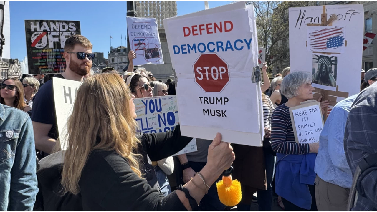 ABD Başkanı Trump'ın politikaları Londra'da protesto edildi