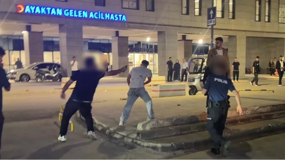Adıyaman'da hastanede bıçaklı saldırı: 2'si güvenlik görevlisi 3 yaralı