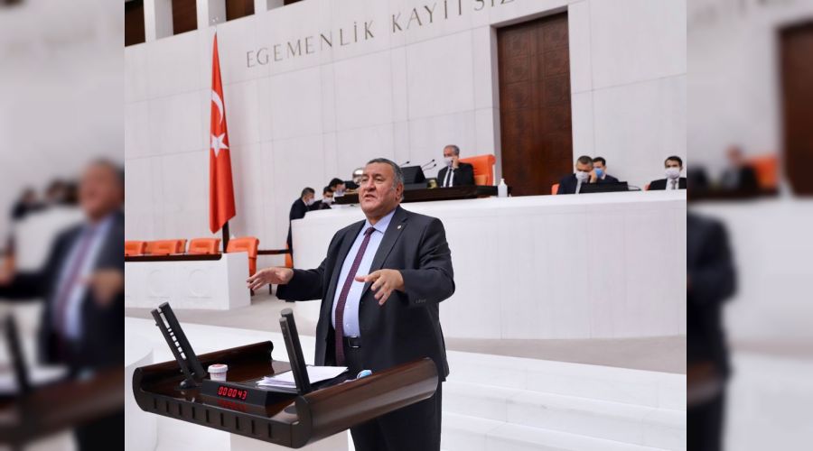 Ak Parti tar�mda duvara toslad�