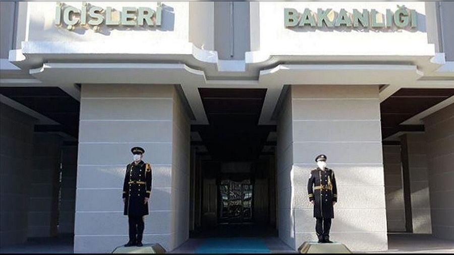 Akrabas�n� topu�undan vuran vali yard�mc�s� a���a al�nd�