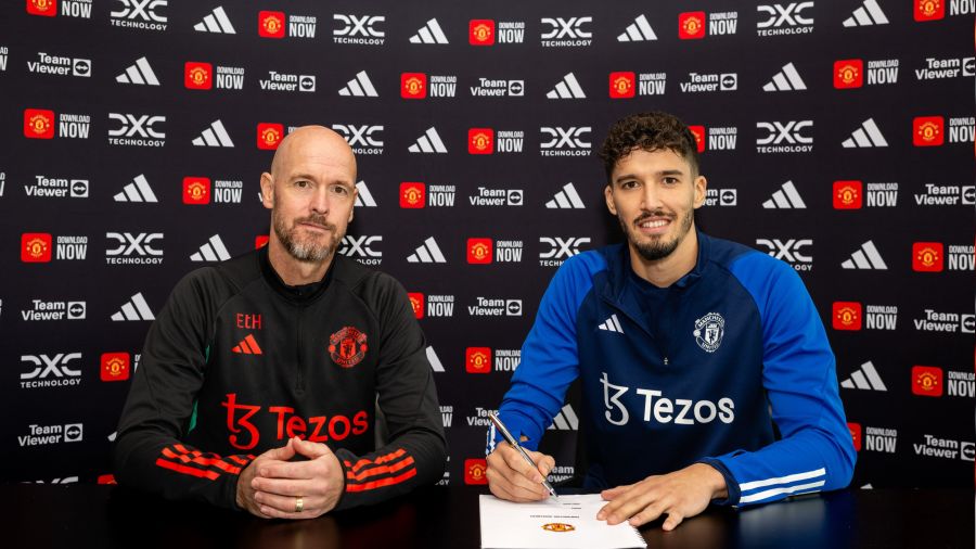 Altay Bay�nd�r, Manchester United'da