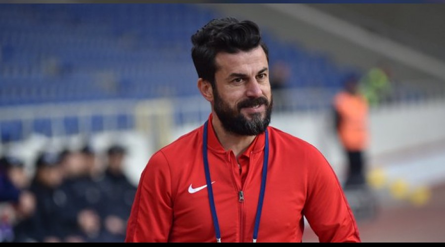 Altay, yeni hocasını çabuk buldu