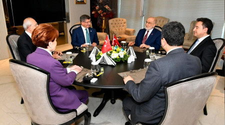Altılı masa çatırdıyor mu?