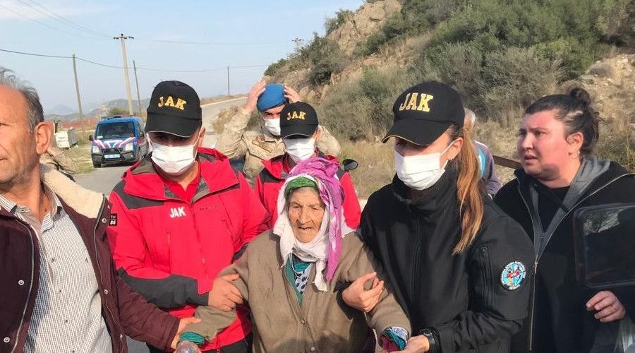 Alzheimer hastası kadın ölmemek için çukur kazıp, atkısını üstüne örtmüş