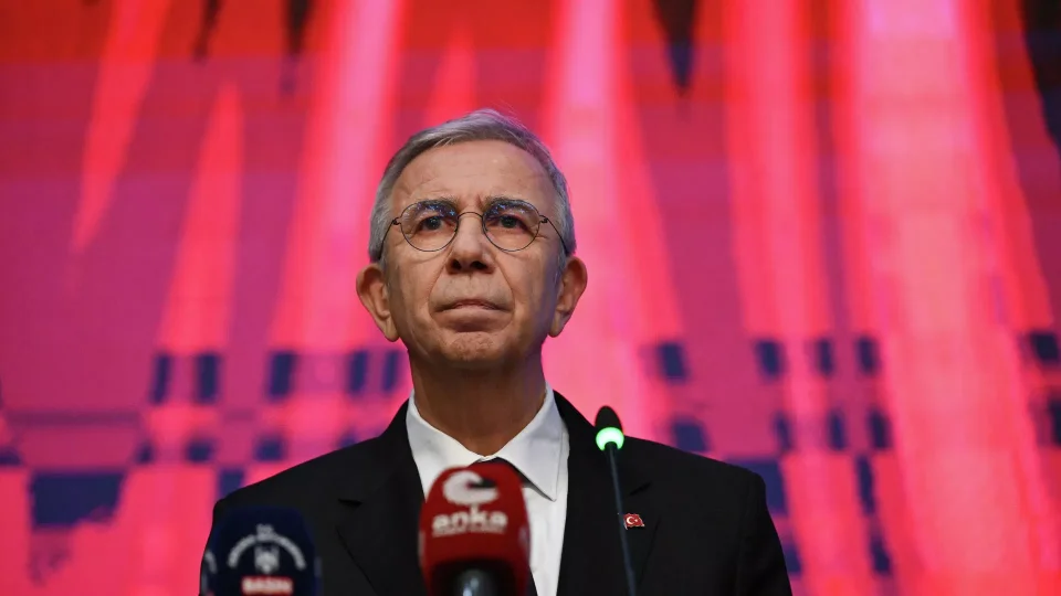 Ankara Büyükşehir Belediye Başkanı Mansur Yavaş, CHP'den istifa ettiğini duyurdu