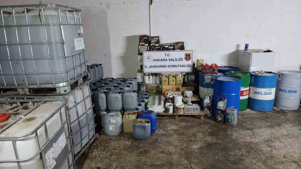 Ankara'da 20 milyon liral�k ka�ak akaryak�t ele ge�irildi
