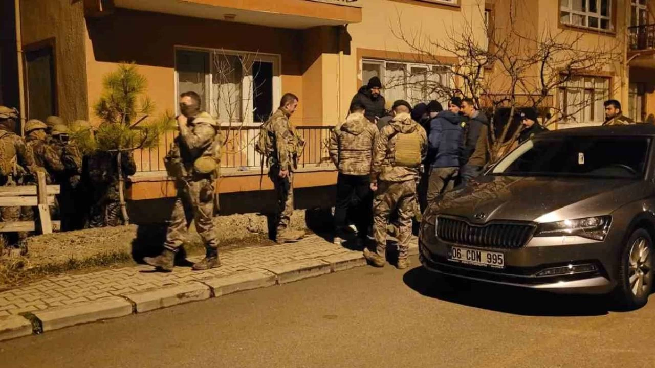 Ankara'da babasının silahla rehin aldığı 7 yaşındaki çocuk kurtarıldı