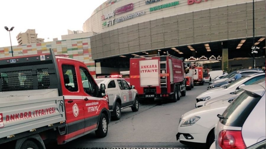 Ankara'da bir AVM'de kola tankının patlaması paniğe neden oldu