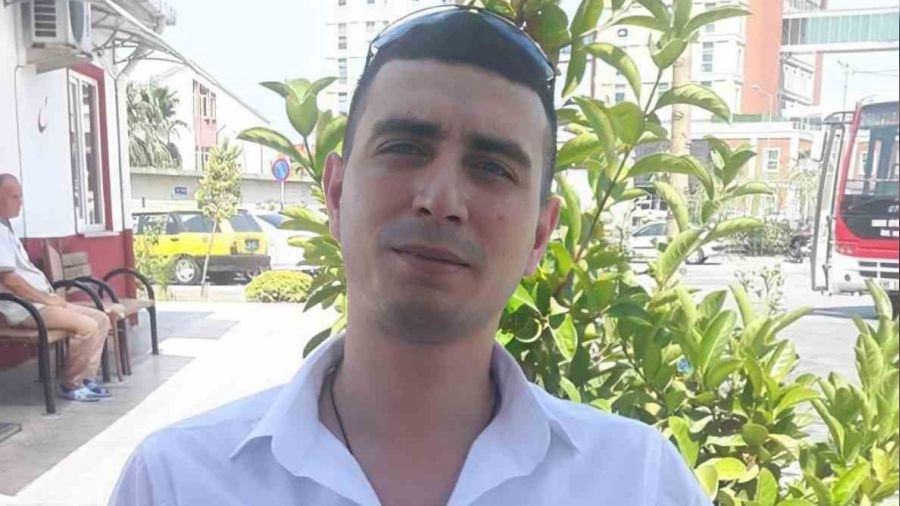 Annesini darp eden ağabeyini bıçaklayarak öldürdü