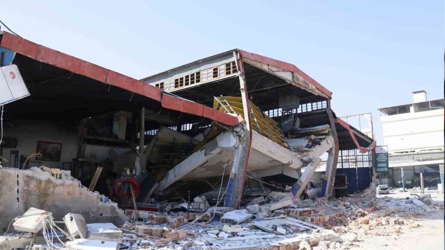 Antakya'da sanayi sitesi de yerle bir oldu