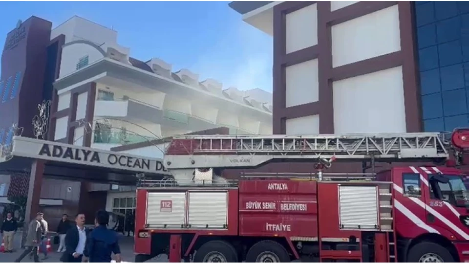 Antalya'da 5 y�ld�zl� otelde yang�n 