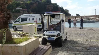 Antalya'da denizde erkek cesedi bulundu