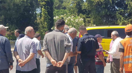 Antalya'da midibüs ile VİP minibüs çarpıştı: 1'i ağır 11 yaralı