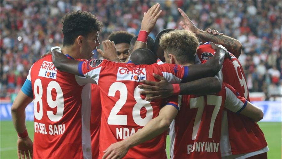 Antalyaspor rekorunu geli�tirdi