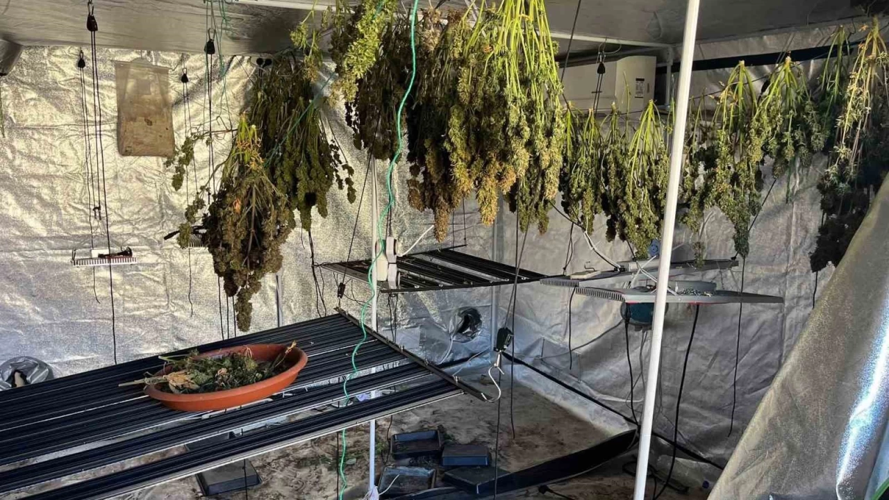 apartmandaki yang�n, uyu�turucu seras�n� ortaya ��kard�