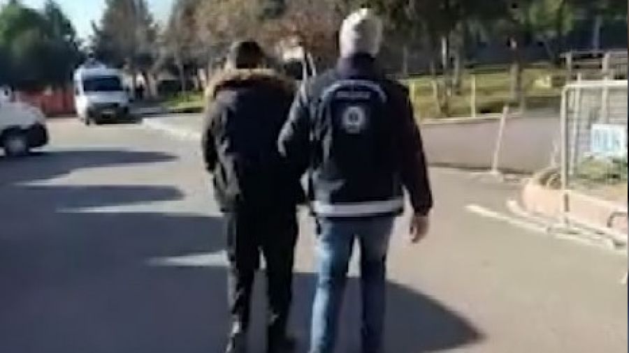 Araçtan 6 düzensiz göçmen çıktı