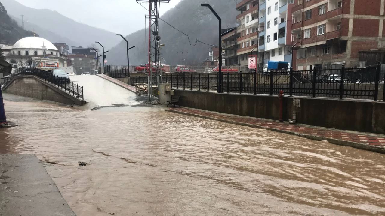 Artvin'de eitime bir gn ara verildi