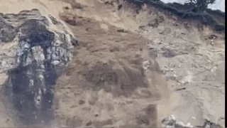 Artvin'in Arhavi'de toprak kaymaları devam ediyor