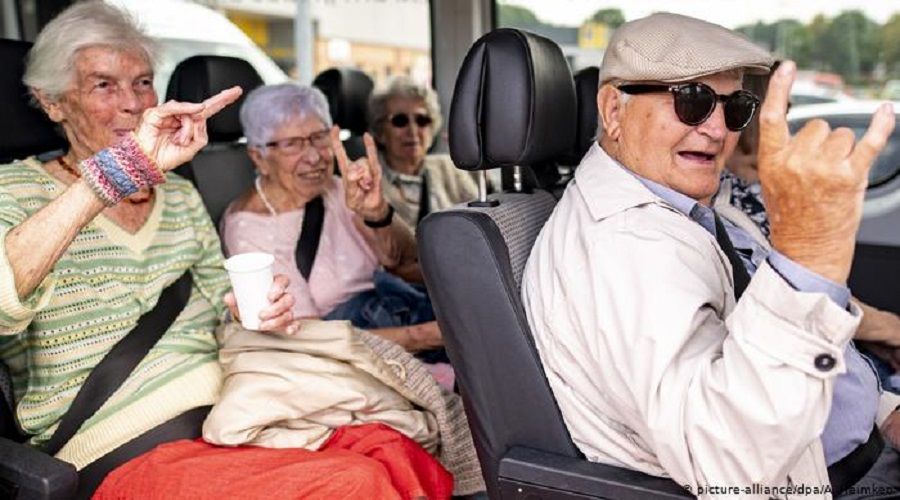 Aşı olan 13 kişi bir hafta sonra korona oldu