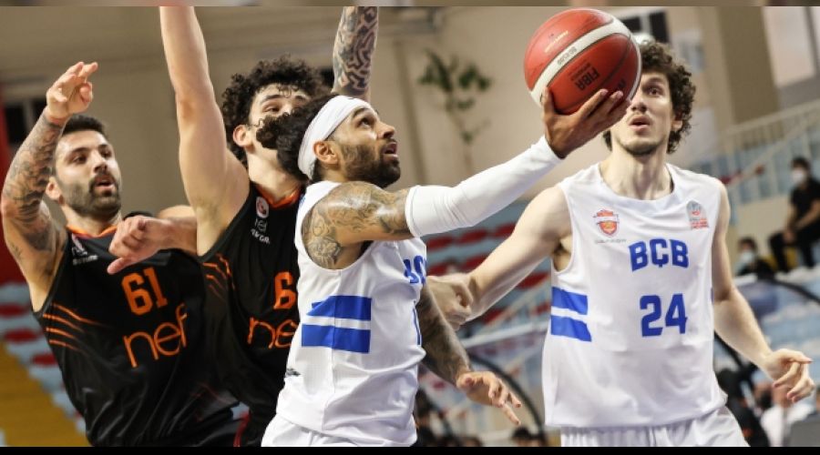 Aslan galibiyetle ba�lad�