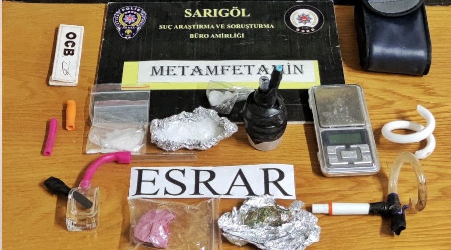 Asma tavan arasına gizlenen uyuşturucu polisinin dikkatinden kaçmadı