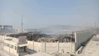 Avrupa'nın en büyük tesisi kül dağına döndü