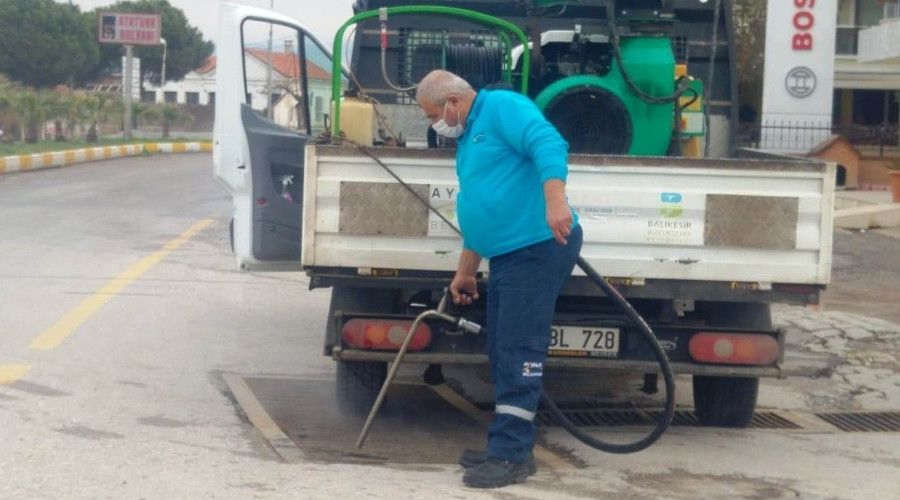 Ayvalık'ta sivrisinek larvalarıyla mücadele tüm hızıyla sürüyor