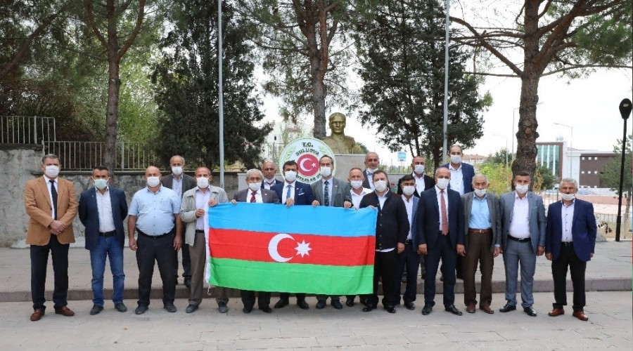 'Azerbaycanlı kardeşlerimizin yanındayız'